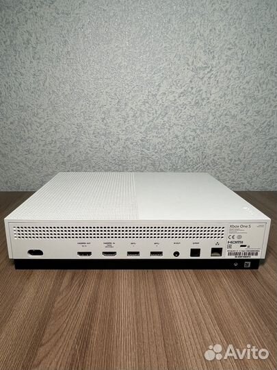 Xbox One S 1tb с играми и рулем+педали