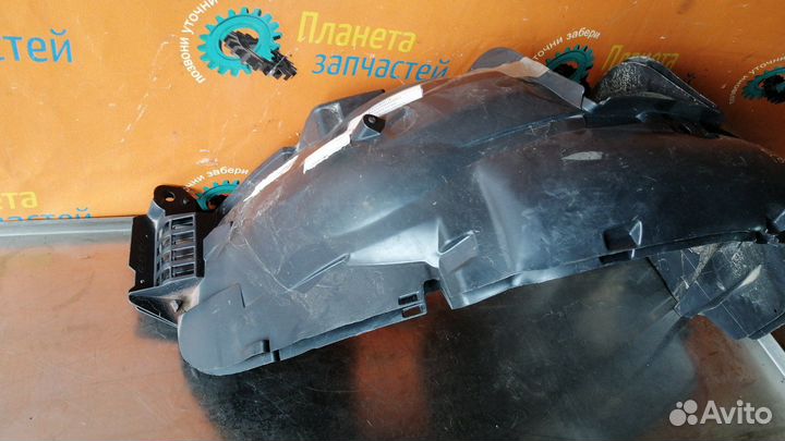 Подкрылок передней левый Renault Logan 2