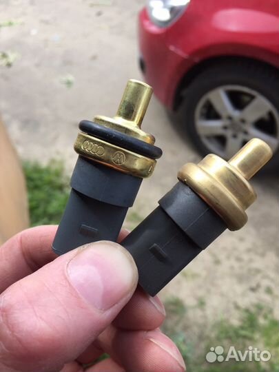 Датчик температуры охл. жидкости Фольксваген Ауди