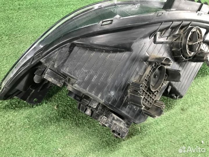 Фара правая Kia Sorento