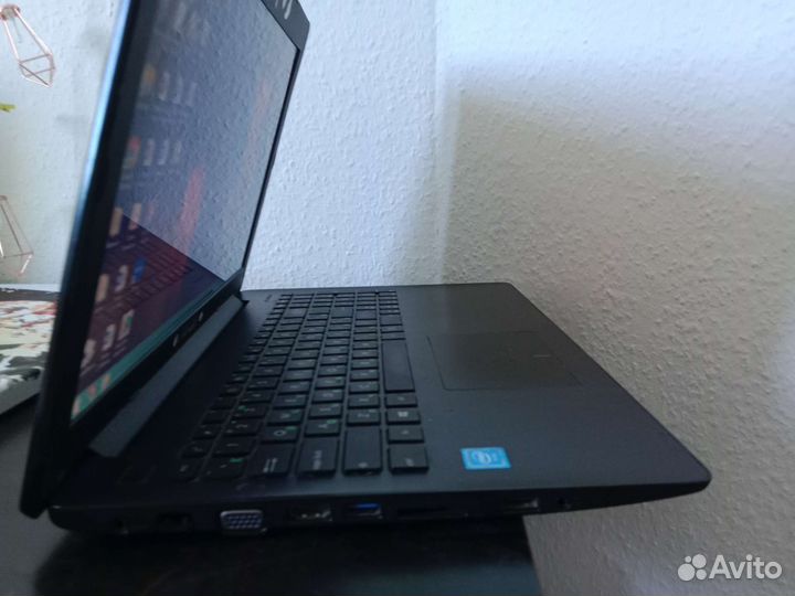 Ноутбук Asus f553M