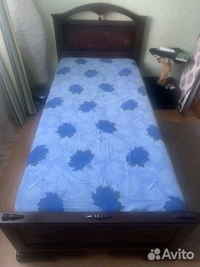 Кровать с матрасом бу