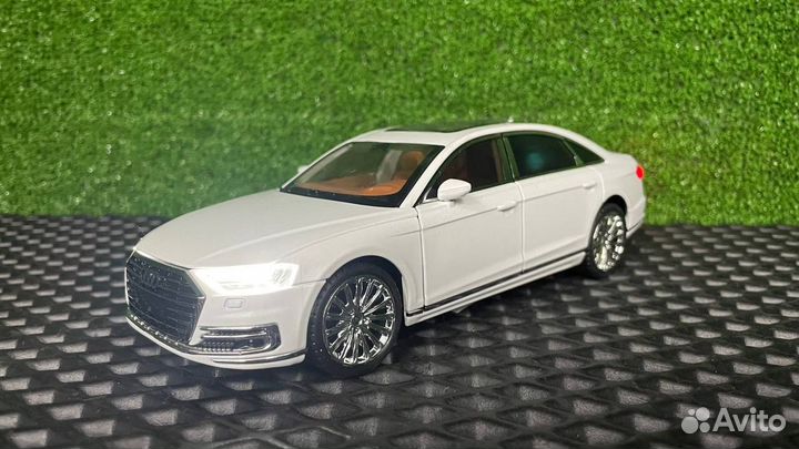 Модель автомобиля Audi А8 металлическая