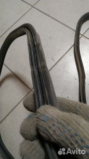 Уплотнитель багажника Toyota Avensis II 2003-2008