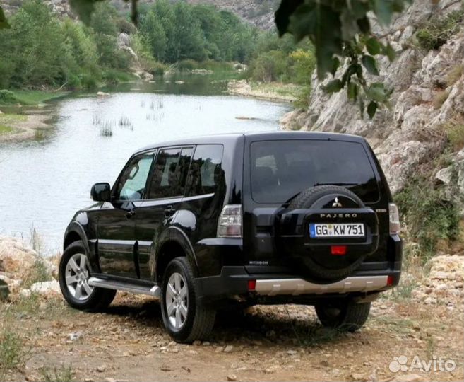 Фонарь задний Mitsubishi Pajero 2006- V90