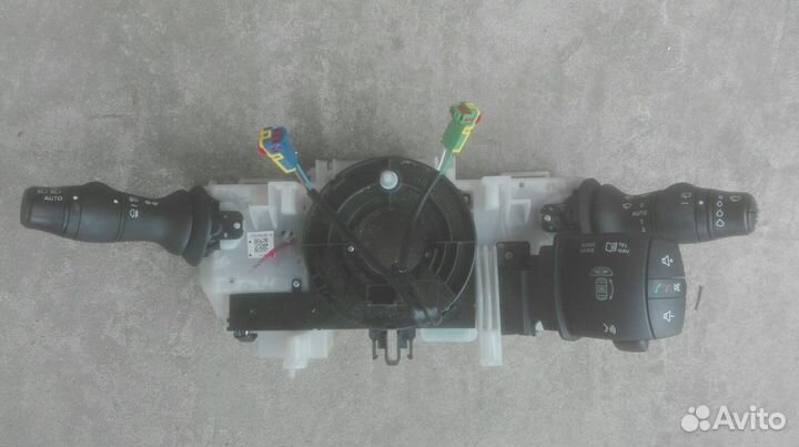 Подрулевой переключатель Рено Меган 3 Сценик 3