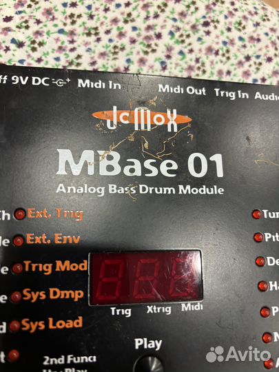 Jomox mbase 01