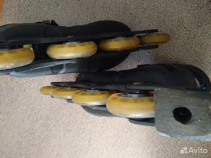 Роликовые коньки