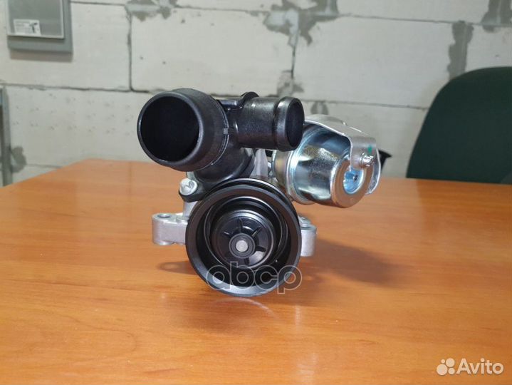 Насос водяной 2,0t A274200080080 mercedes-benz