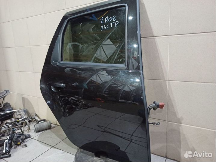 Дверь задняя правая Рено Дастер чёрная