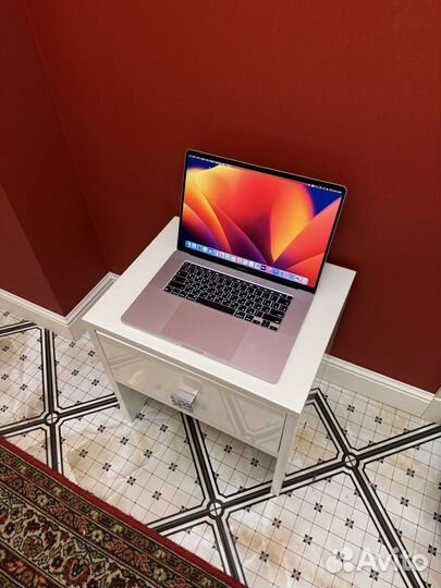 RU, 2020, MacBook Pro 16 6CPU i7, 16GB и 512GB