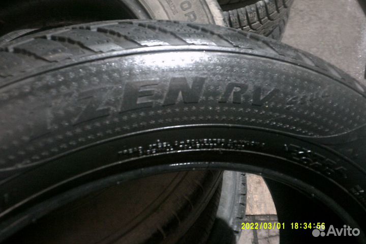 Kumho I'Zen RV Stud KC16 225/55 R18