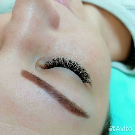 Наращивание ресниц, окрашивание бровей