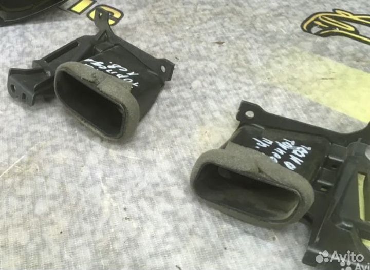 Решетка вентиляции в торпедо Teana J32 Теана