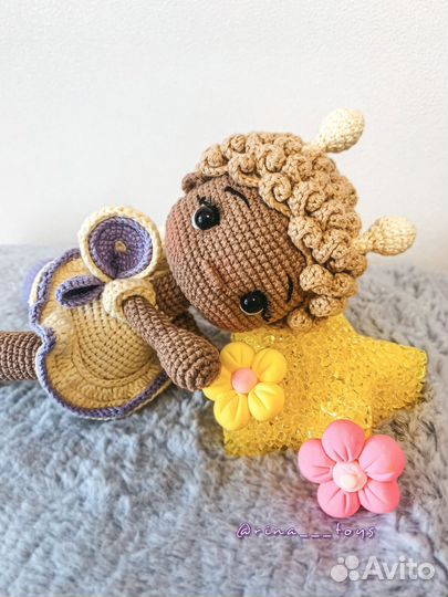 Детская вязаная кукла ручной работы