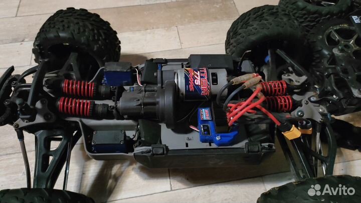 Машина на радиоуправлении Traxxas e Revo 1/8,1/10