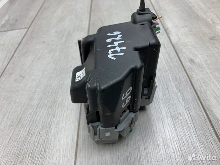 Блок предохранителей Ford S-Max минивэн qywa 2006