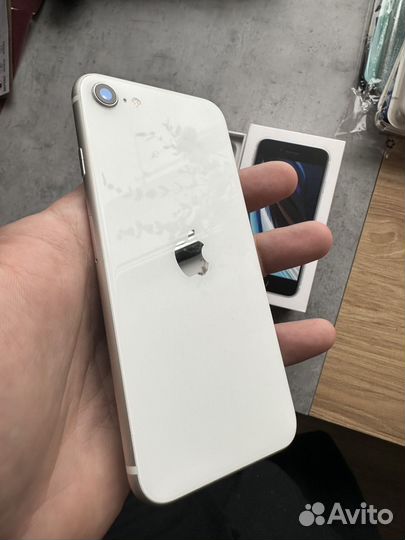 iPhone SE (2022), 64 ГБ