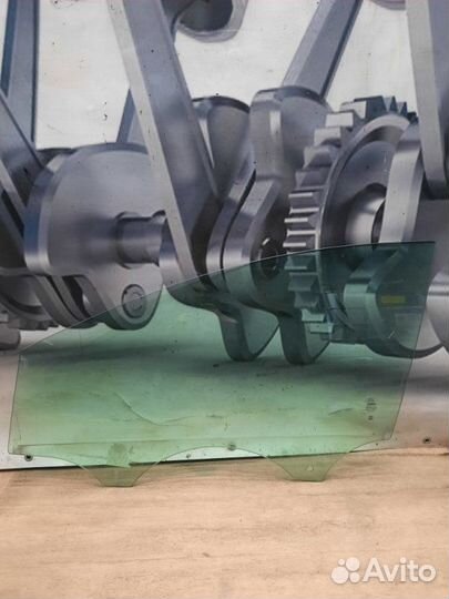 Стекло двери передней левой Ford Focus седан 2.0