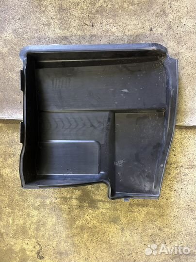 Крышка блока абс Дискавери 3