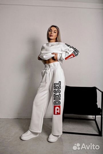 Спортивный белый костюм Diesel