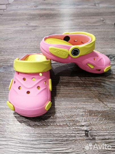 Crocs joss