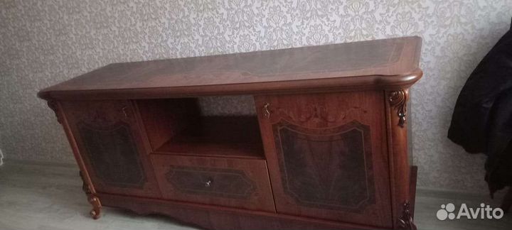 Стенка горка в гостиную бу