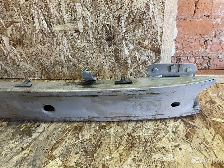 Усилитель переднего бампера ford focus 1