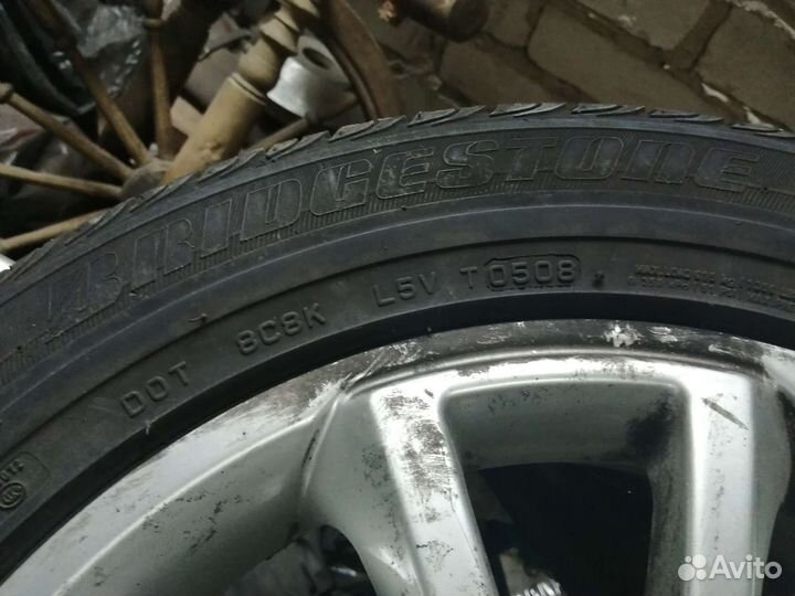 Продаётся колесо в сборе (диск и шина)