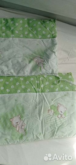 Бортики в детскую кроватку зелёные с мишками