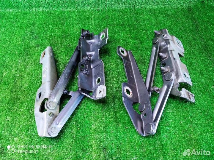 Петля капота Opel Insignia (2008-2015)