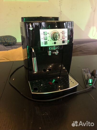 Кофемашина delonghi magnifica s