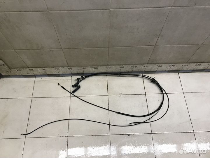 Трос открывания капота Duster 2012