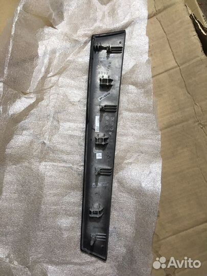 Декоративная планка на BMW E83 LCI