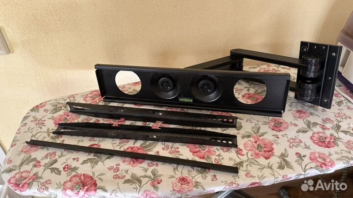 Кронштейн поворотный на стену Resonans