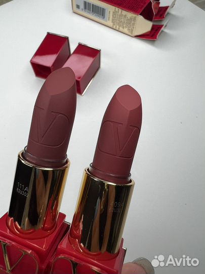 Valentino помада