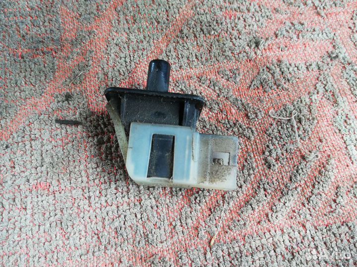 Концевик двери Мерседес W210