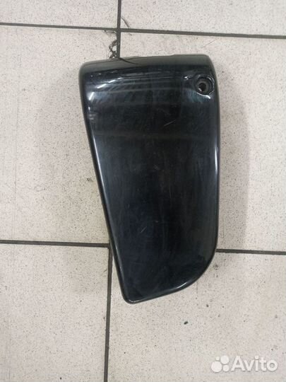 Правая крышка под сиденьем Kawasaki Vulcan VN1500