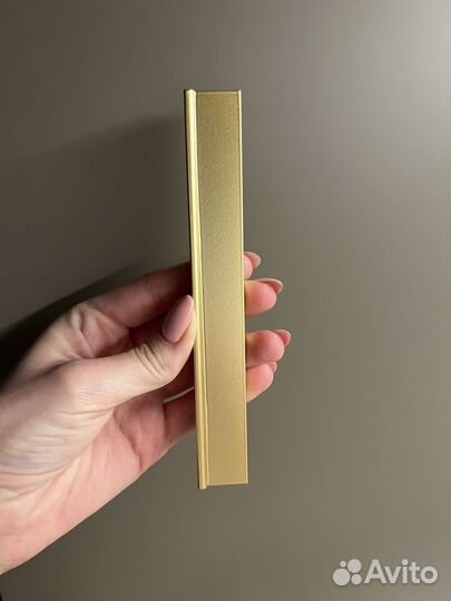 Мебельная ручка