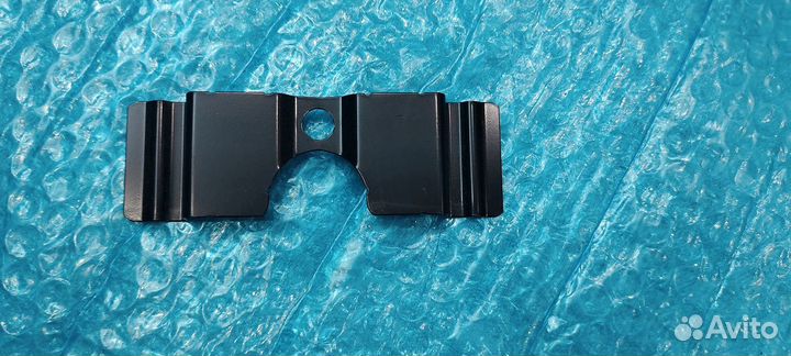 Кронштейн Toyota, Lexus 63138-12011 Новый оригинал