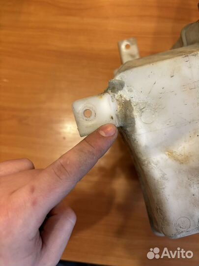 Бачок омывателя subaru forester sh (под ремонт)