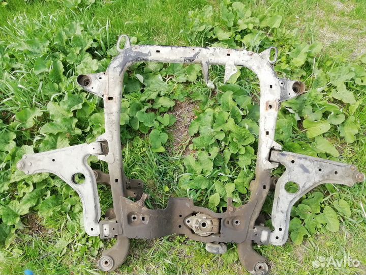 Подрамник передний Opel Astra H