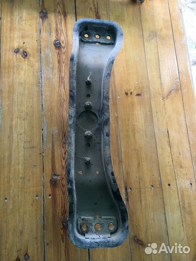 Балка под АКПП Mitsubishi L 200