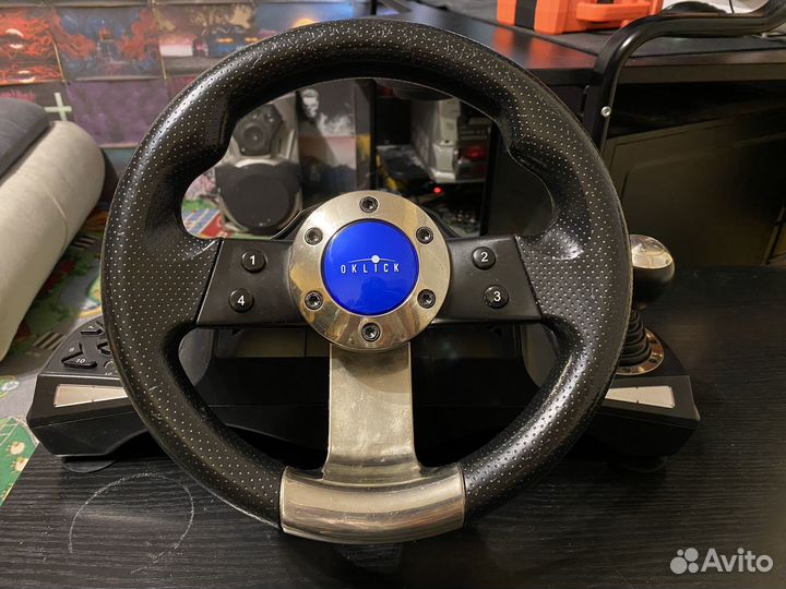 Игровой руль с педалями