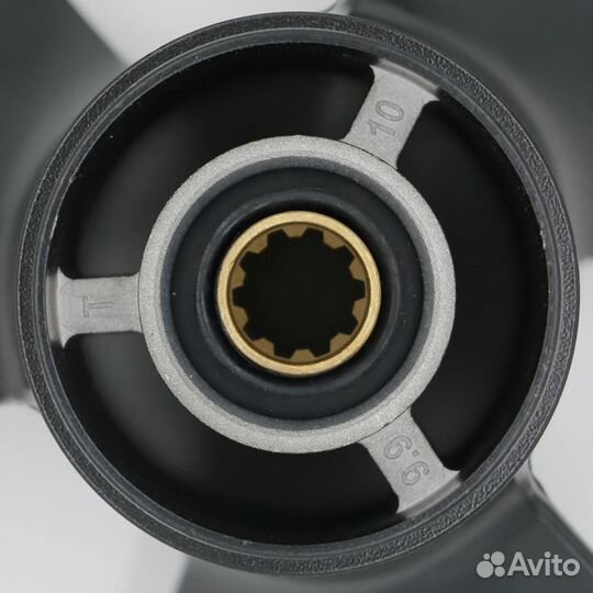 Винт гребной tohatsu 5211-099-10 (9,9x10)