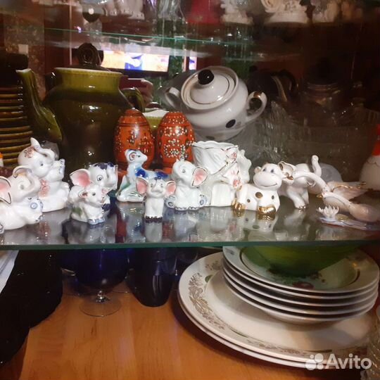 Отдам статуэтки ангелочки.слоники фарфор