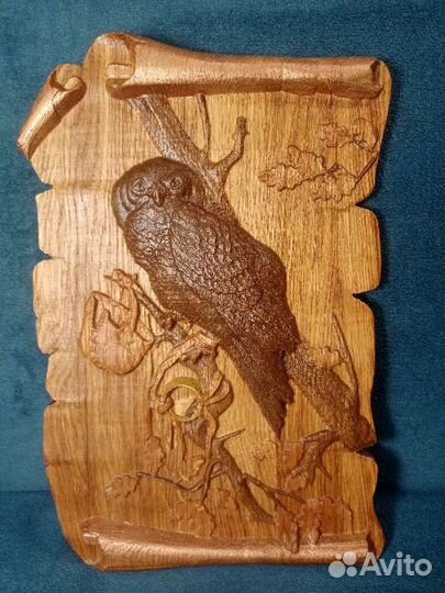 Резное панно из дерева