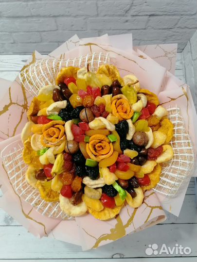 Букеты из сухофруктов и орехов