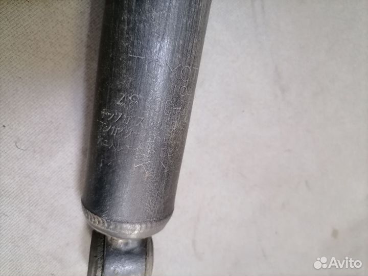 Амортизатор пер.правый Toyota Lite Ace 3Y 1989