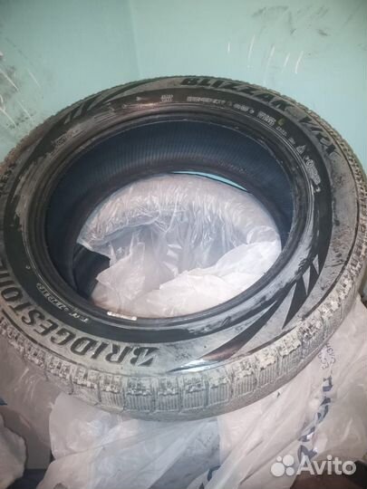 Bridgestone Blizzak VRX 215/55 R17